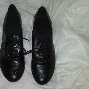 Black heeled oxfords